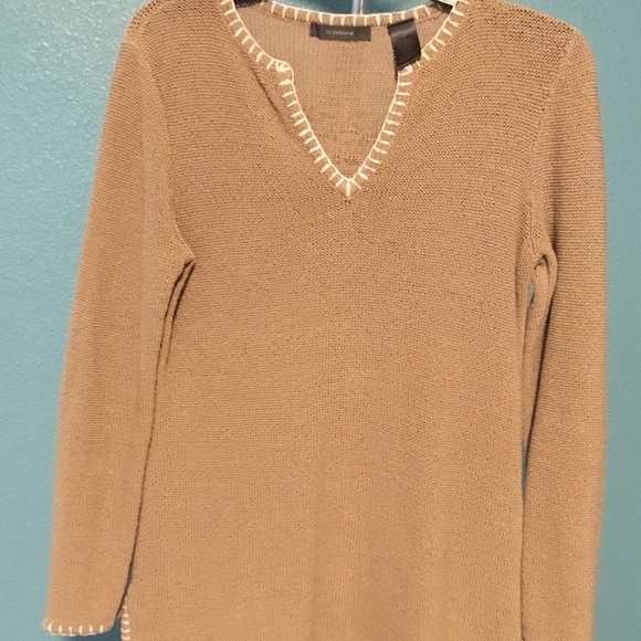Liz Claiborne Sweaters - Cream sweater with white trim sz M